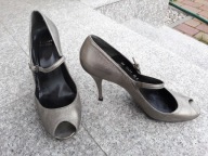 STUART WEITZMAN nr 40/9,5 czółenka bez palca skóra