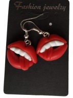 KOLCZYKI Z MODELINY CZERWONE USTA NA WALENTYNKI