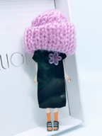 Oryginalna akrylowa broszka czapeczka kwiat