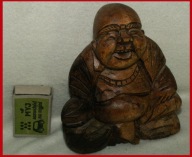 drewniana figura rzezba usmiechniety Buddah Budda