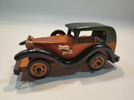 Drewniany samochód. Samochodzik model B