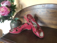 CLARKS piękne sandały na koturnie NOWE 39,5