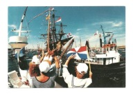 Pocztówka - Parada żaglowców / holownik i galeon