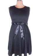 BILLYS ROZKLOSZOWANA CZARNA SUKIENKA DZIANINKA 36