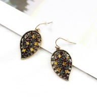 Kolczyki liśc inkrustowane kryształkami górskimi