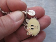 NASZYJNIK HELLO KITTY EMALIA LOMBARD CHICAGO SYGN.