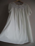 ASOS SUKIENKA SZYFONOWA NA PODSZEWCE Z KORONKĄ 44