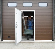 Drzwi garażowe warsztatowe, panelowe, segmentowe