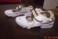 Buty sortowe NIKE rozmiar 33,5