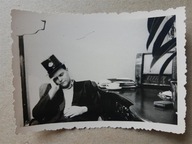 mężczyzna stare radio 50te (91c)