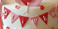 Girlanda, trójkąciki, literki z cukru na tort