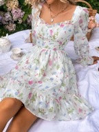 sukienka dopasowana falbanka księżniczka anime bufiasta kwiaty vintage doll