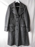 Płaszcz biało czarny wełniany(50%) w geometryczny wzór - M/L