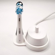 PodstawkaOral-B iO(6) na ładowarkę i 2 końcówki (R)