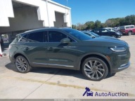 Lincoln Nautilus Reserve 2023 2.0 Benzyna 250KM