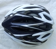kask rowerowy biało-czarny Weston-super-Mare UK