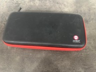 Twarde etui podróżne Numskull na Nintendo Switch / czarno-czerwone