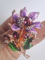 Kwiat kwiatek piękna złota broszka z kryształkami