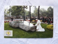 OBRAZEK JAN PAWEŁ II NA GROBIE KS. JERZEGO POPIEŁUSZKI