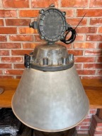 Lampa przemysłowa, wisząca 1975 rok, industrialna, antyk