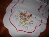Owalny bieżnik z haftem , kura - 38 cm x 85 cm