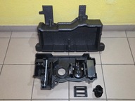 Zestaw do naprawy koła Peżot 2008 - kompresor, płyn, hak, organizer.