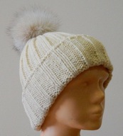 HPI czapka kolor ecru z pomponem z FUTERKA LISA NOWA z metką