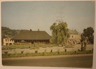 SUCHA BESKIDZKA Fragment rynku z zabytkową karczmą