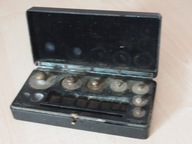 Stare ang. odważniki w pudełku z bakelitu.