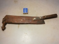 stary prymitywny siekacz tasak gilotyna