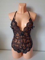 Śliczne body czarne z koronki