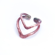 Pierścionek z czystej, polskiej miedzi. Kształt 2xV (Victory).