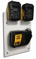 Uchwyt wieszak na baterię akumulator DeWalt XR ładowarkę DCB115