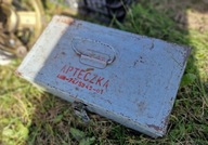 apteczka PRL skrzynka walizka pudelko