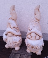 Figury figurki ogrodowe betonowe Skrzaty z szyszką