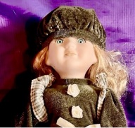 porcelanowa lalka kolekcjonerska w doskonałym wykonaniu