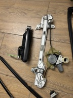 podnośnik szyby prawy tył corolla e21 HB