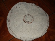 Okrągła poszewka szydełkowa na poduszke - srednica 37 cm