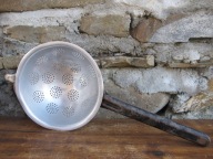 Stary ALUMINIOWY DURSZLAK__CEDZAK_z rączką_WYSTRÓJ_ PRL