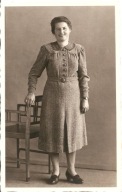 KOBIETA -PORTRET -fotografia -format pocztówkowy -1942 rok