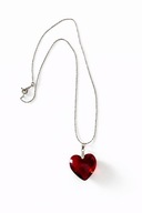 Delikatny srebrny łańcuszek z czerwoną zawieszką 3D w kształcie serca