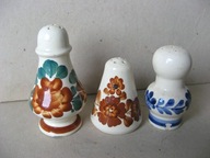 Fajans WŁOCŁAWEK : 3 x SOLNICZKA = Trzy SOLNICZKI kuchenne na STÓŁ .... !!!