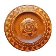 Duży, rzeźbiony zawieszany talerz drewniany. Marian Pustal - Ostrzeszów.