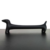 Figurka dekoracyjna jamnik pies czarna rzeźba – nowoczesna Klarite