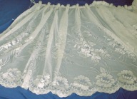 krotka szeroka firanka w kwiaty