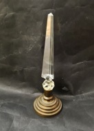 Kryształowy obelisk dekoracyjny | szkło kryształowe mosiądz | vintage