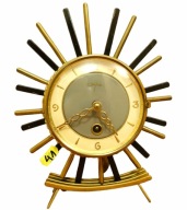 Ładny, niewielki, ozdobny, niemiecki zegar na komodę biurko Art Deco(41)