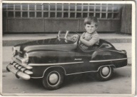 Dwa Zdjęcia Samochód Chłopcy