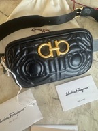 Salvatore Ferragam'o skórzana czarna nerka saszetka 18/11 cm pełen komplet