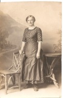 KOBIETA -PORTRET -fotografia -format pocztówkowy